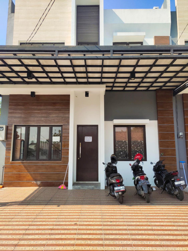 Exterior 11