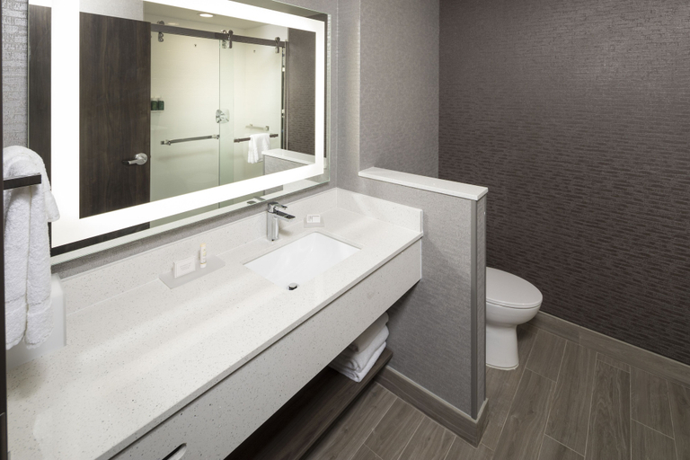 Bathroom 5, Fairfield Inn & Suites by Marriott Oklahoma City Downtown, Oklahoma