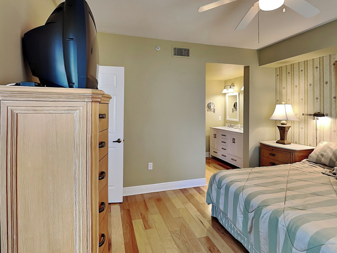 Bedroom 2, Captain's Bay, Lee