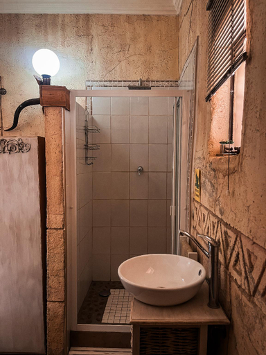 Bathroom 3, Rustenzicht Lodge & Wedding Venue, Bojanala