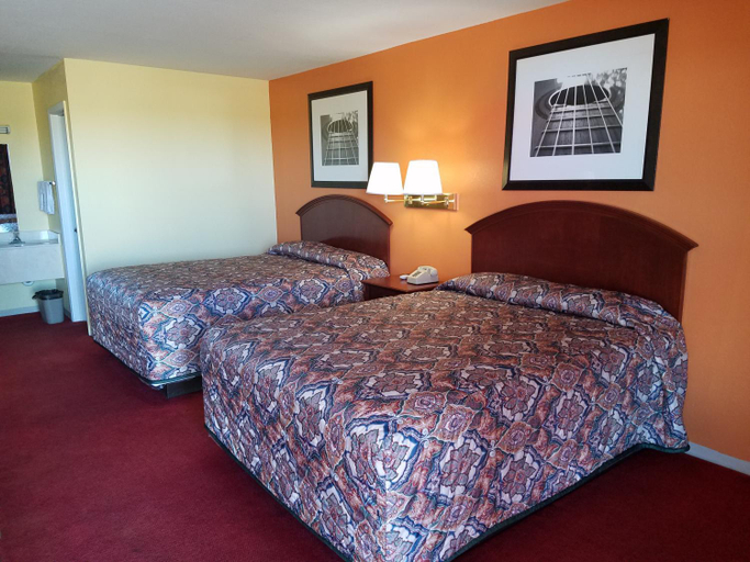 Others 3, Executive Inn, Carson