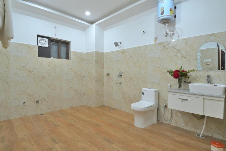 Bathroom, La Riqueza Dhanolti View, Tehri Garhwal