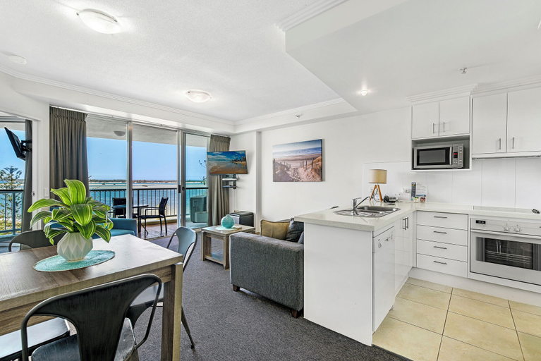 Others 4, Crystal Bay on the Broadwater, Gold Coast