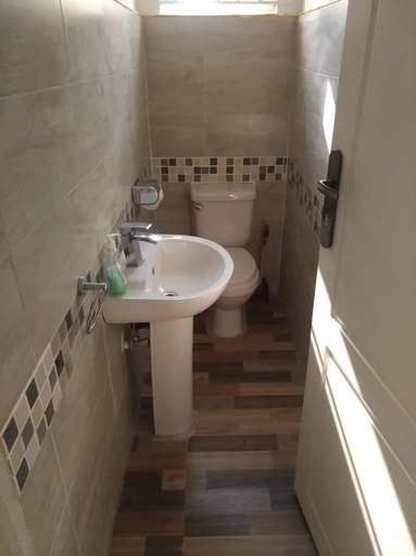 Bathroom 3, Seven Palms Executive Lodge, Ndola