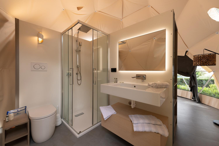 Bathroom 3, La Rocca Camping Village, Verona