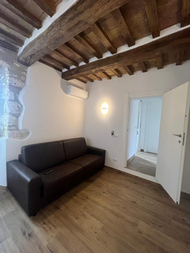Others 4, Casa Aldobrandeschi Saturnia, Grosseto