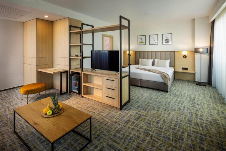 Bedroom 2, B1 City Hotel, Stolichna