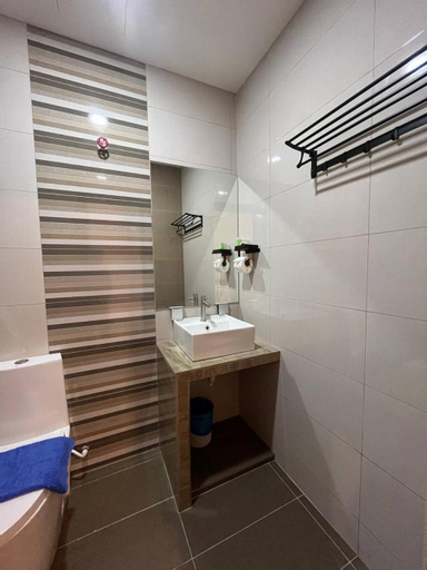 Bathroom 4