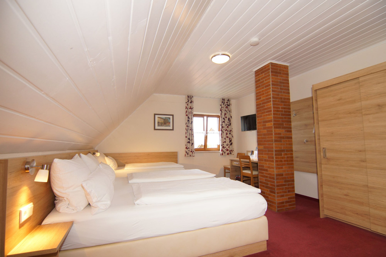 Bedroom 3, Landhotel und Gasthaus Wiedmann, Landsberg am Lech