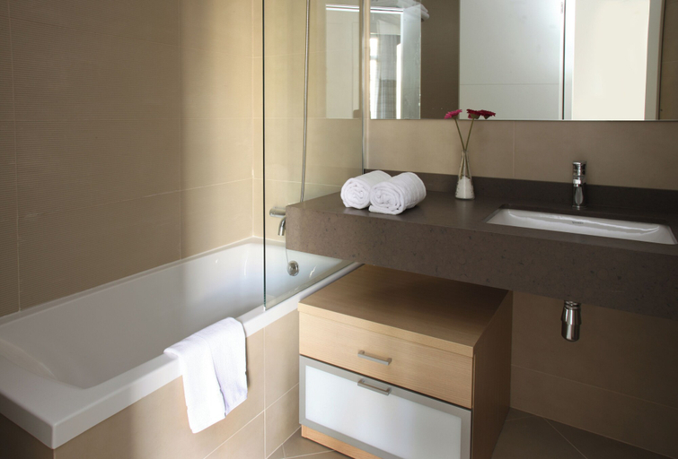 Bathroom 3, MH Apartments Suites, Barcelona