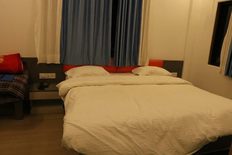 Bedroom 2, Param Hotel And Restaurant, Satara
