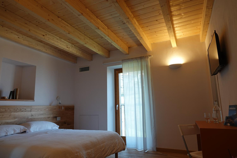 Others 5, Casale Bella.Vista, Como