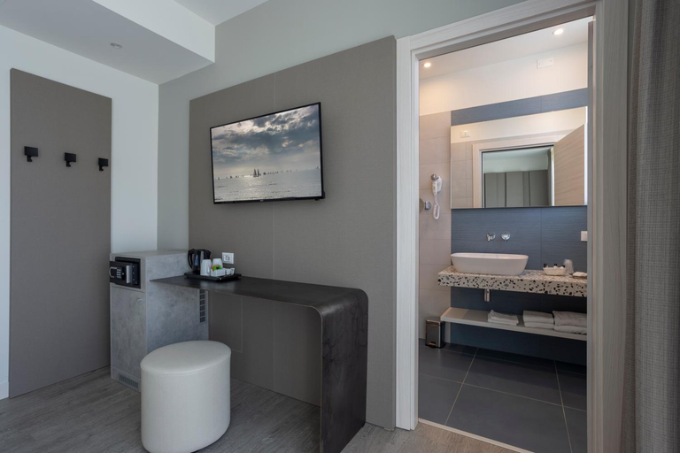 Bathroom 4, Hotel Doriana, Venezia