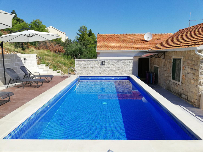 Swimming pool 4, Apartments Ivana, Postira