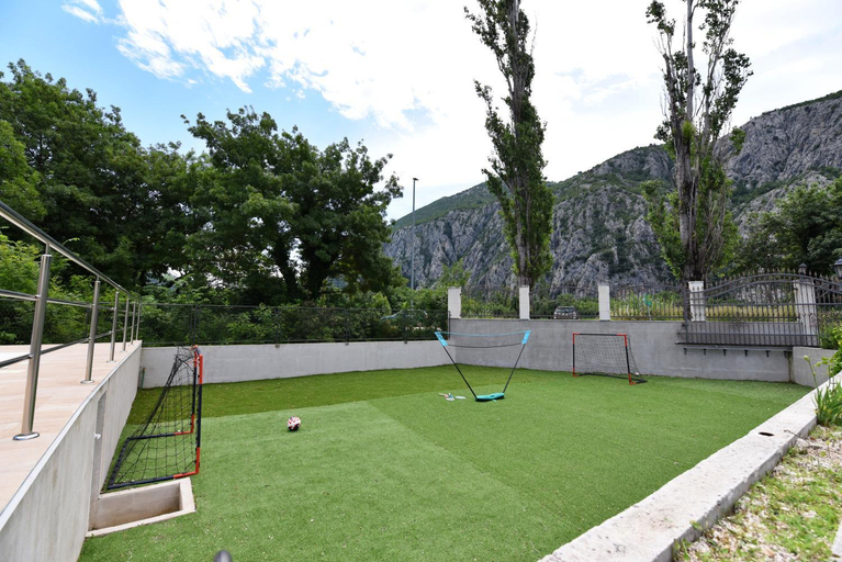 Others 4, Villa Sophia with private swimming pool near the beach!, Omiš
