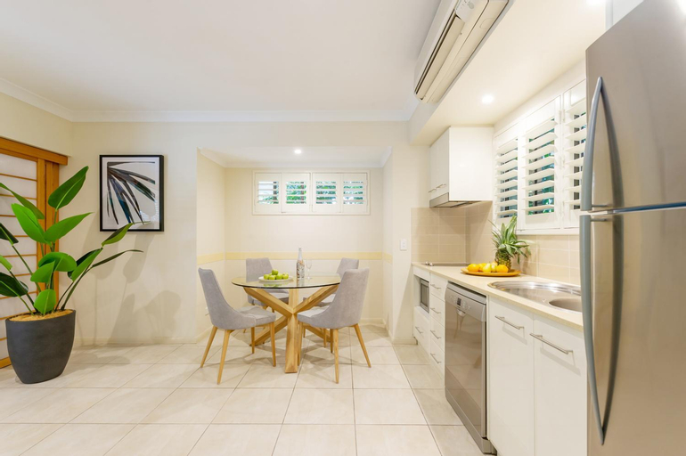 Dining Room 6