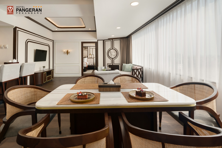 Dining Room 8