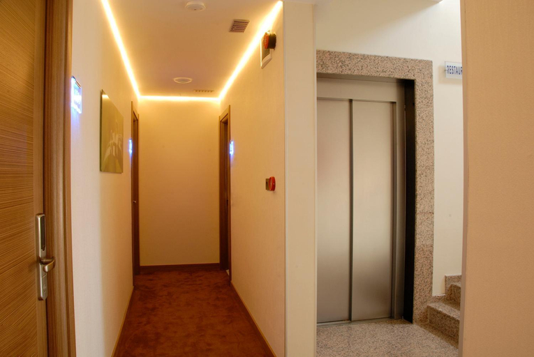 Others 5, Lounge Hotel, Tuzla