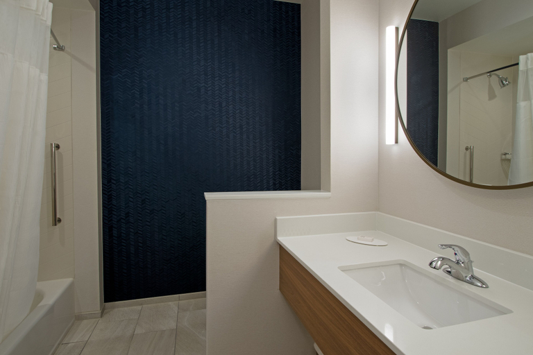 Bathroom 5, Fairfield Inn & Suites Duncan, Stephens