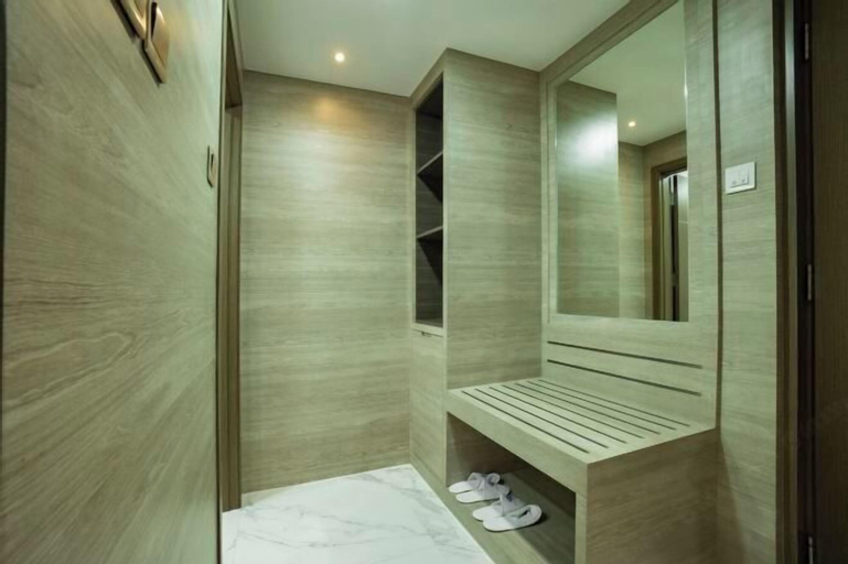 Bathroom 9