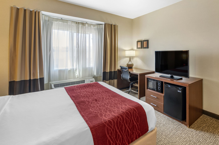 Bedroom 2, The Atrium Hotel, San Mateo