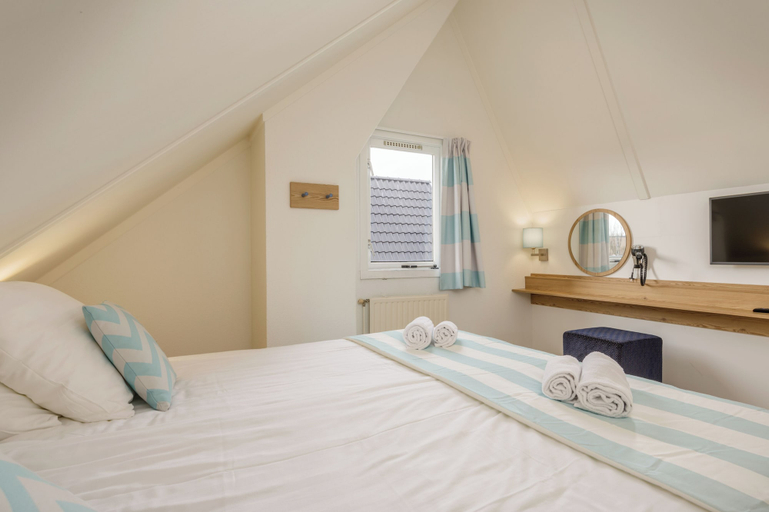 Bedroom 4, Center Parcs Zandvoort Beach, Zandvoort