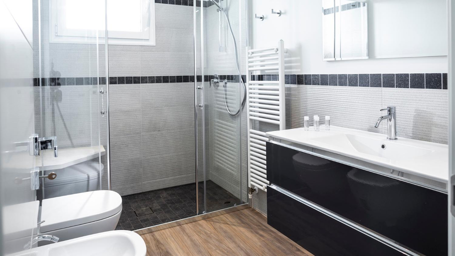 Bathroom 3, PORTOVERDE BEACH VILLA 12, Emma Villas, Rimini