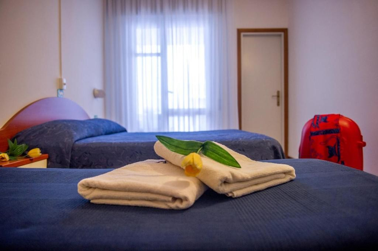 Bedroom 4, Hotel Exclusive, Rimini