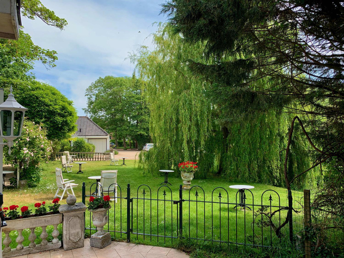 Others 5, Hotel Pension 't Huys Grol, Schouwen-Duiveland