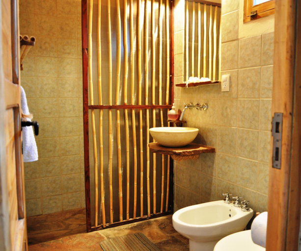 Bathroom 4, Pircas de Puyuta, Rivadavia