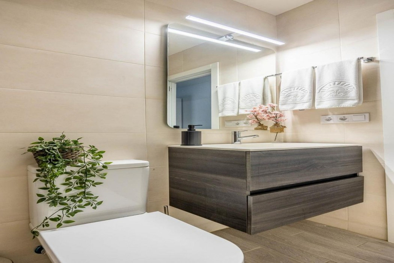 Bathroom 4, Apartamentos Leyendas de Becquer A4, Sevilla