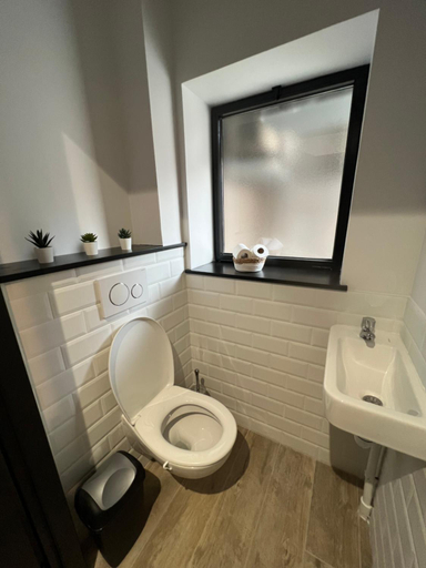 Bathroom 2, La Manufacture du Sable, Pas-de-Calais