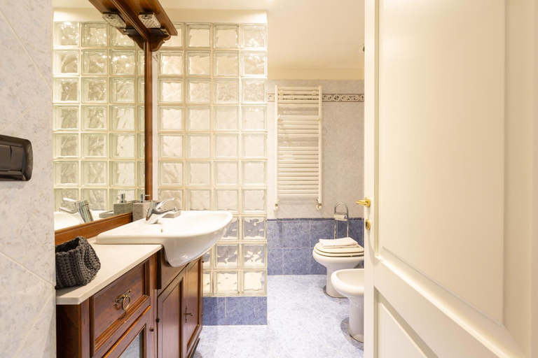 Bathroom 2, EasyTopStay - Cosy Apartment Close To Navigli, Milano