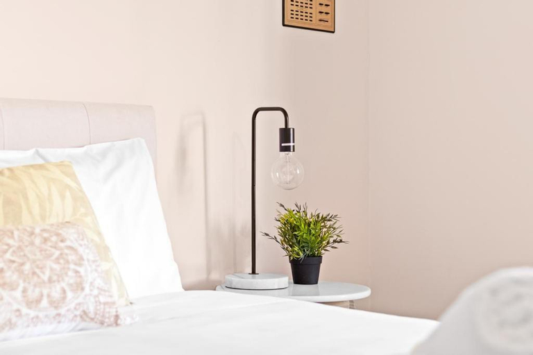 Bedroom 2, Queen Room in Gordon near Train & Bus Sleep 2, Ku-ring-gai