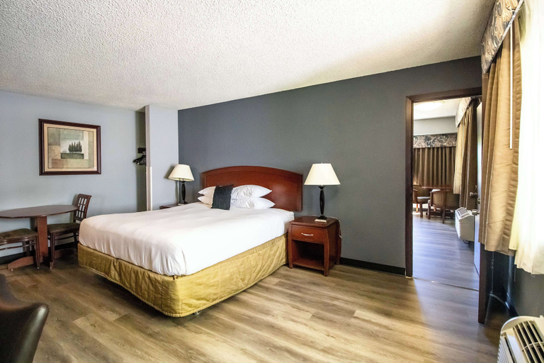 Bedroom 3, Red Lion Inn & Suites Vancouver, Clark