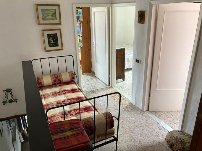 Others 4, Casa nel borgo - A Rigadea, La Spezia