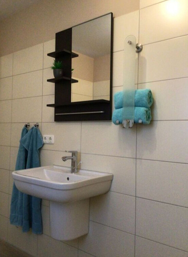 Bathroom 2, Northern Lights Modern Retreat, Mecklenburgische Seenplatte