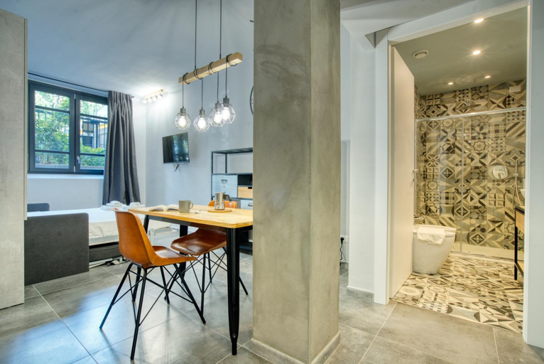 Others 5, Italianflat - Angolino dei Navigli, Milano