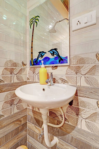 Bathroom 3, Blossom Stay, Satara