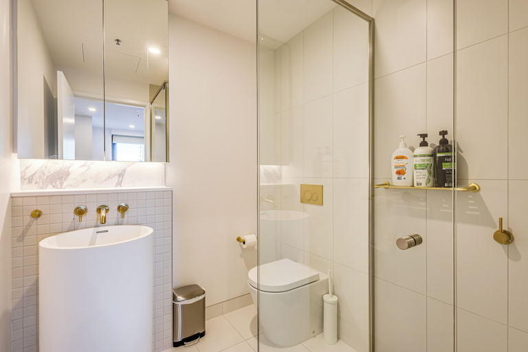 Bathroom 4, StayAU Apartment BoxHill FREE Parking, Melbourne