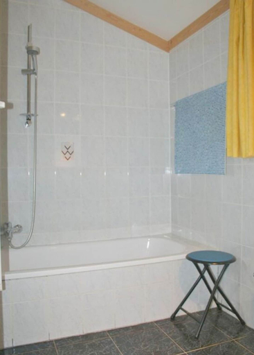 Bathroom 2, Schmitz 2 Comfortable Holiday Residence, West-Vlaanderen
