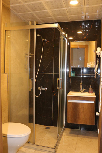 Bathroom 5, Center Room Hotel, Yenimahalle