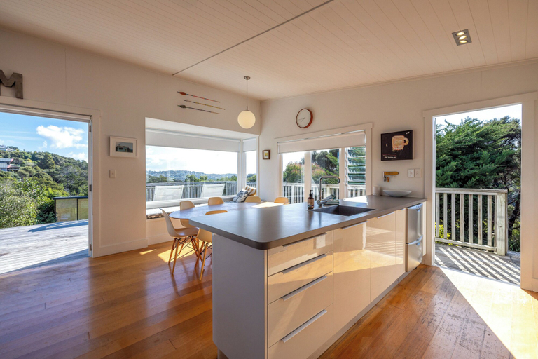 Others 4, Pacific Views - Waiheke Island, Auckland
