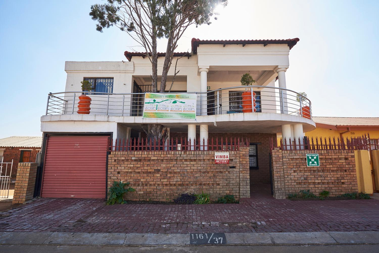 Others 5, Flossie B&B, City of Johannesburg
