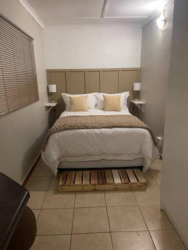 5, Quince Tree Self Catering, Chris Hani