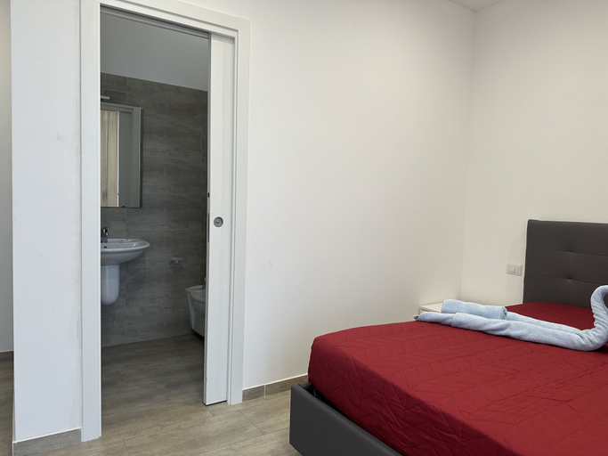 Bedroom 5, Sea&Sky Rooms, Bari