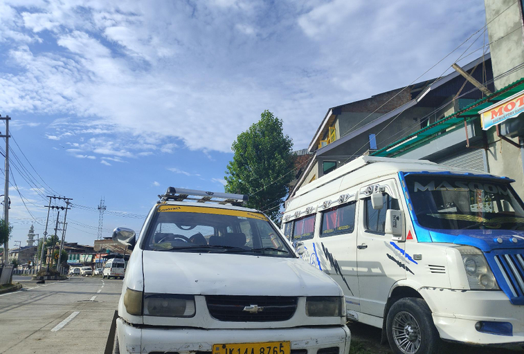 Others 2, HOTEL CITY WAY, Srinagar