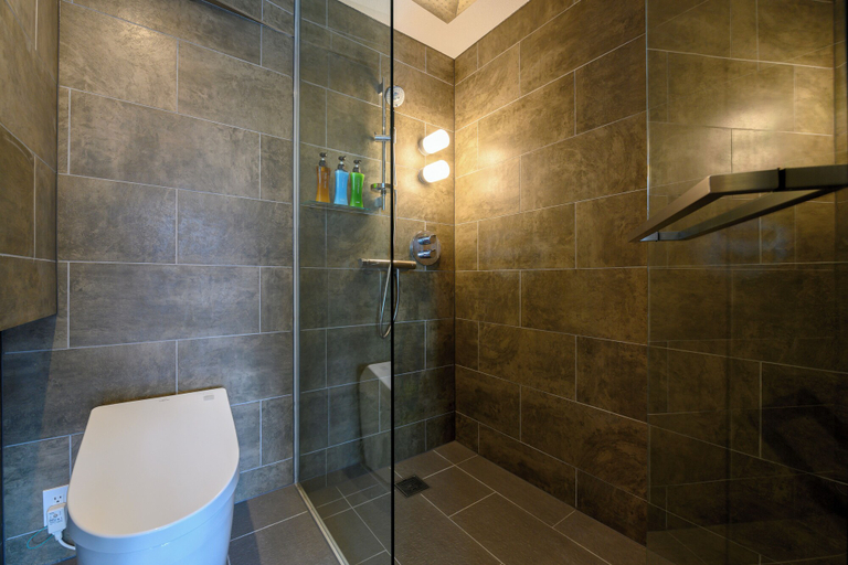 Bathroom 4, Sekka Sekka, Kutchan