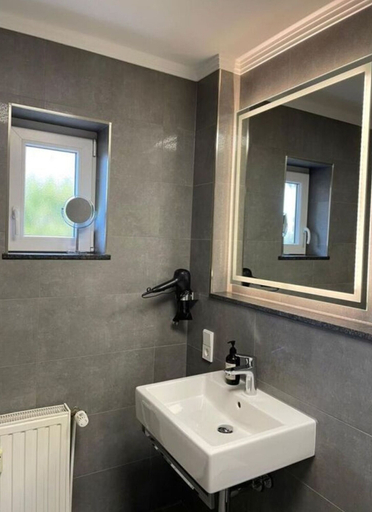 Bathroom 3, Lovely Holiday Home With Sauna, Friesland