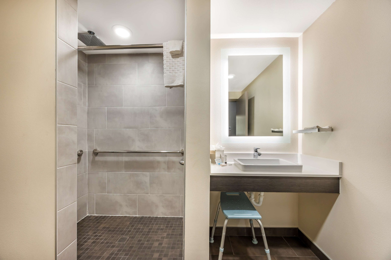 Bathroom 4, Vīb Best Western Springfield, Greene